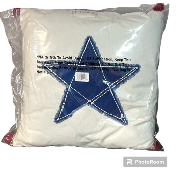 NWT Toss Pillow with Patriotic Star & Corner Tassles- Threshold - Picture 1 of 3
